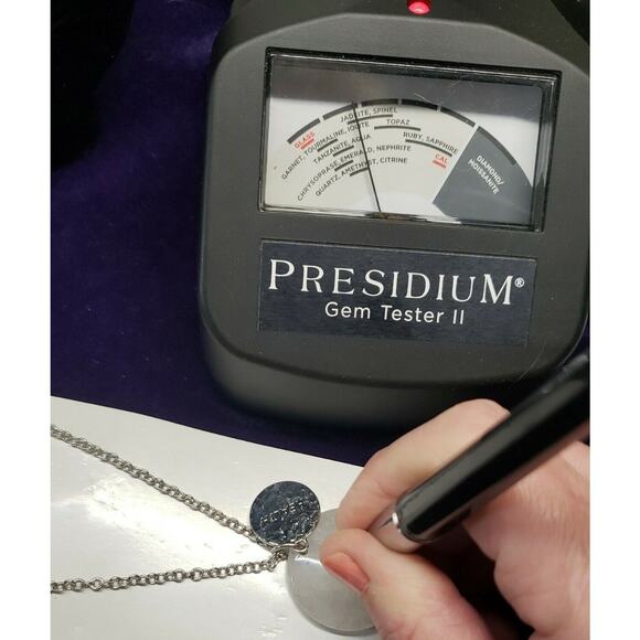 Crystal Health Semi Precious Real Quartz Stone, 28" Silver Tone Chain, NWT - Picture 10 of 10